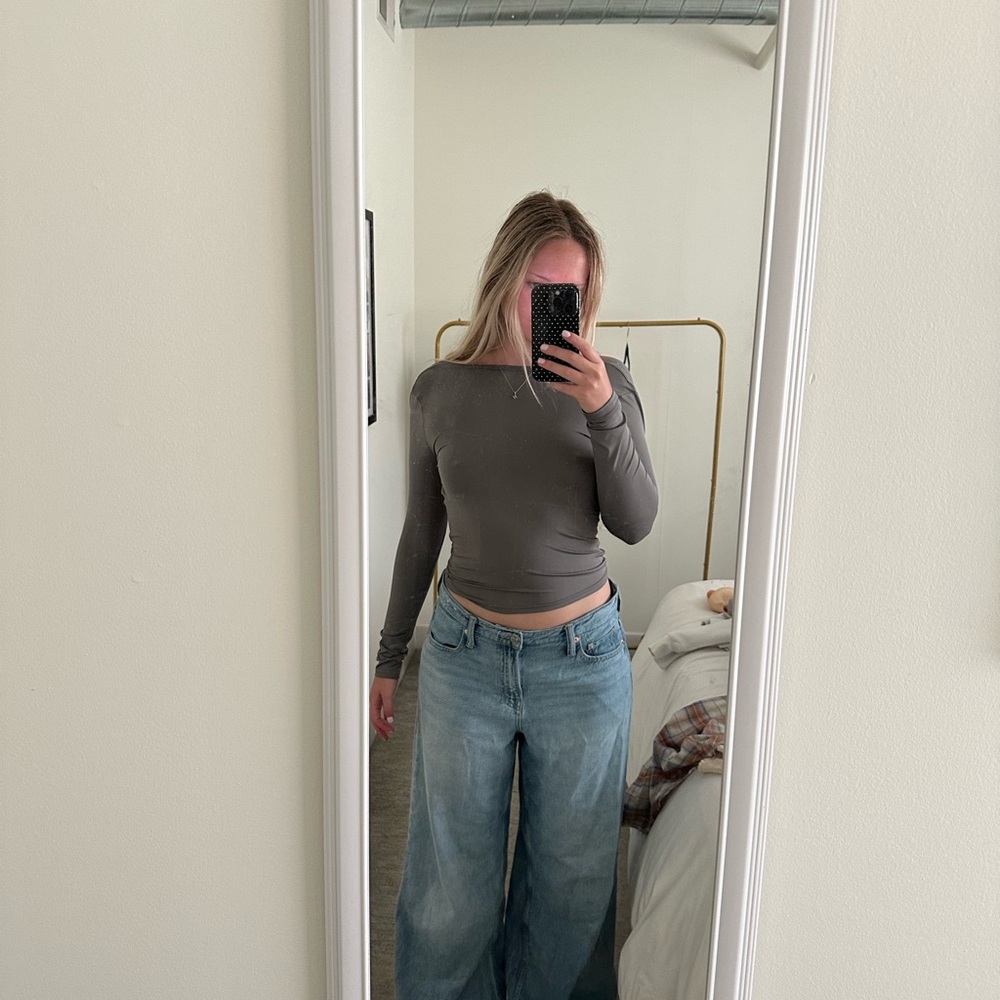 Amazon Long Sleeve Slim-Fit Top in Olive Gray